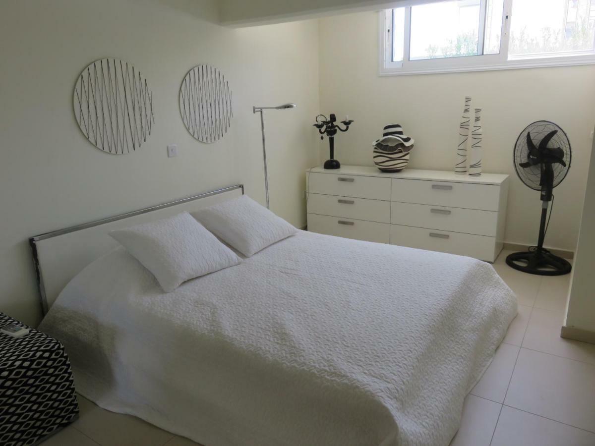 Villa Victoria Paphos Esterno foto